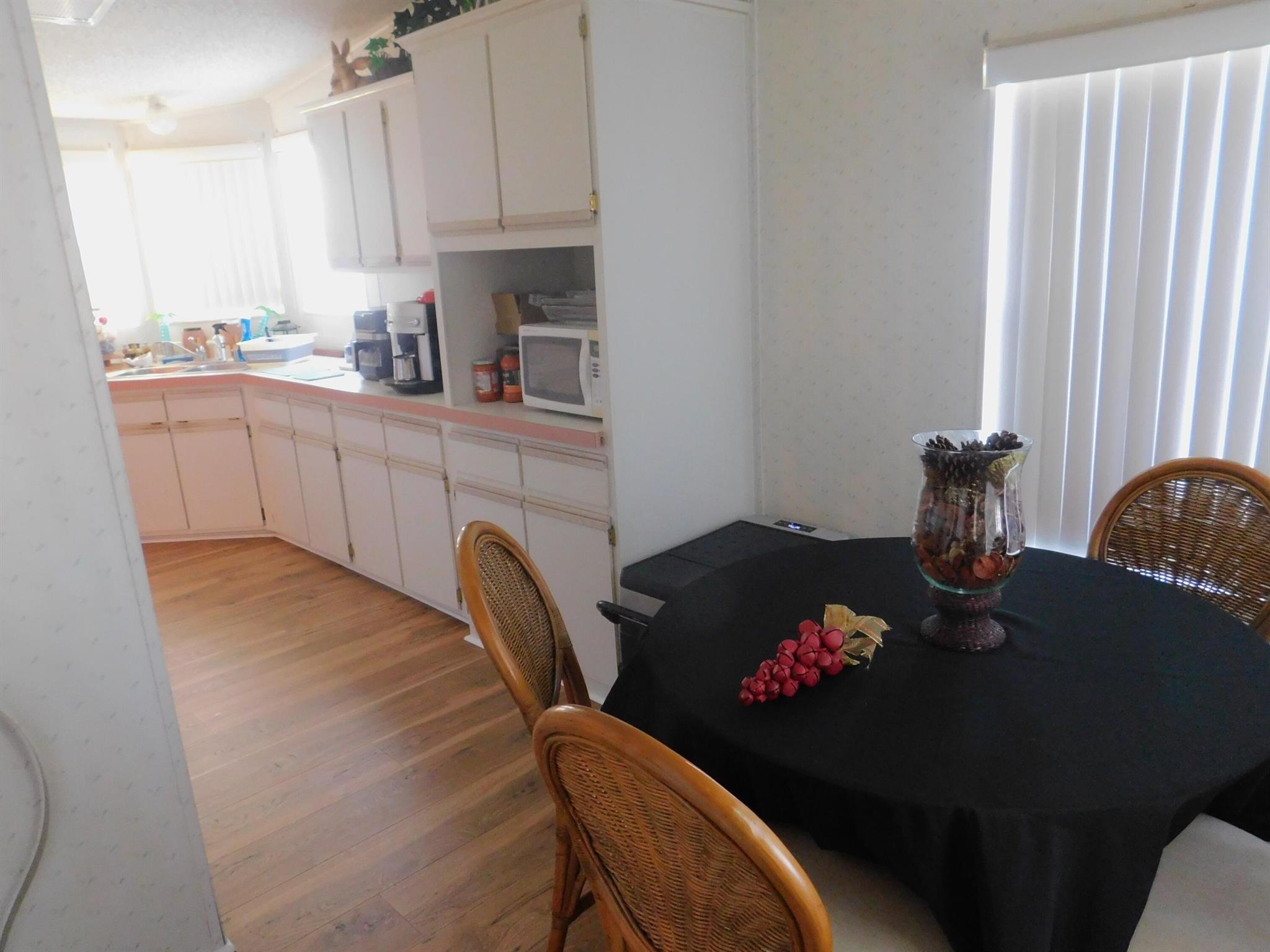 TROPICAL ISLES - Residential