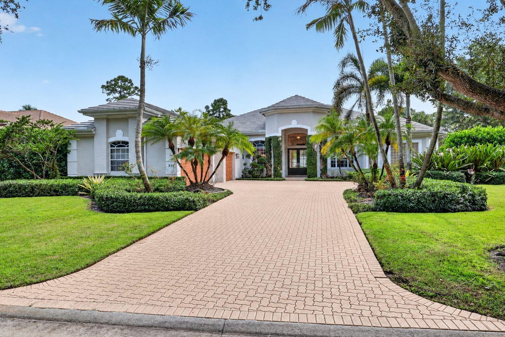 Photo of 851 FOREST GLEN Lane, Wellington, FL 33414 (MLS # B26079151)