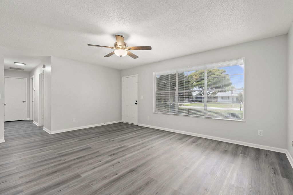 Photo of 5510 Sunset Blvd, Fort Pierce, FL 34982 (MLS # B26000522)