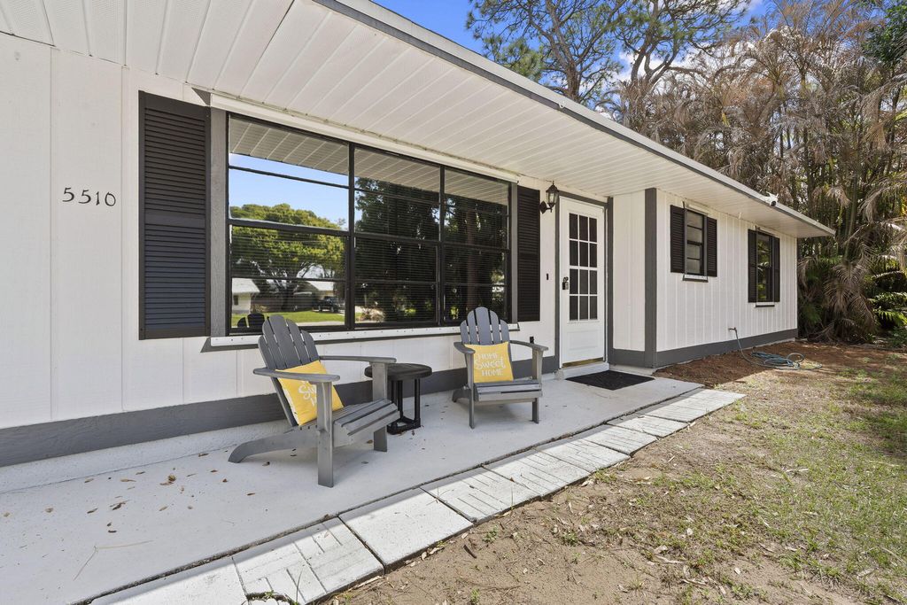 Photo of 5510 Sunset Blvd, Fort Pierce, FL 34982 (MLS # B26000522)