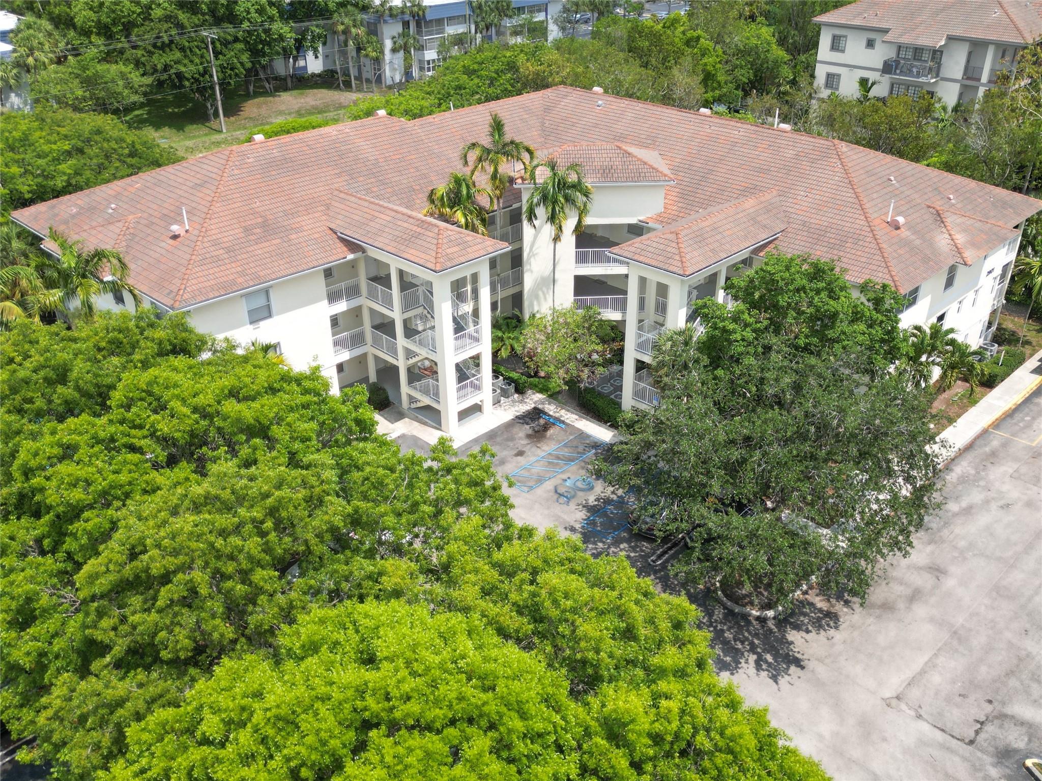 2901 Riverside Dr 102