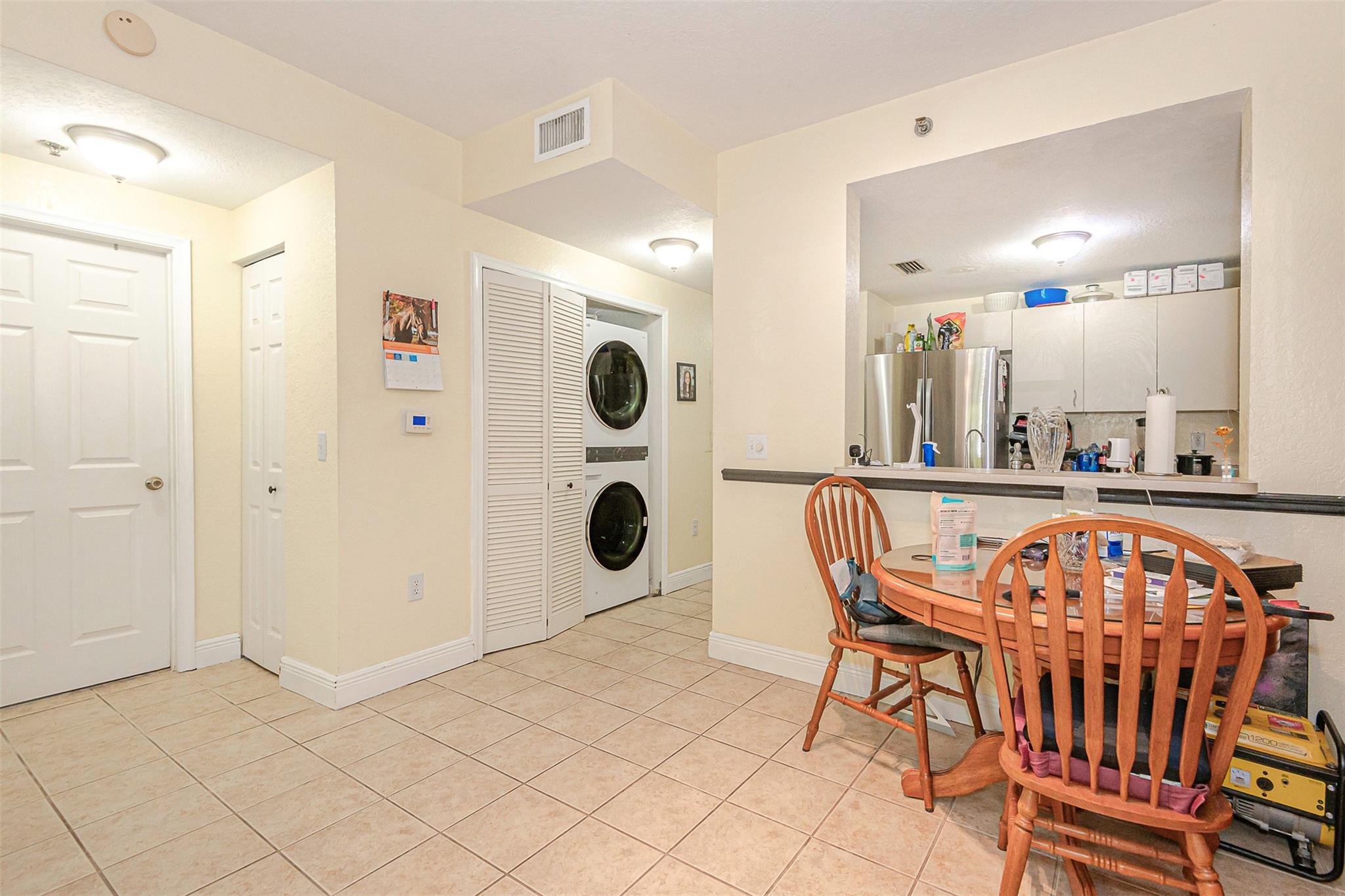 2901 Riverside Dr 102