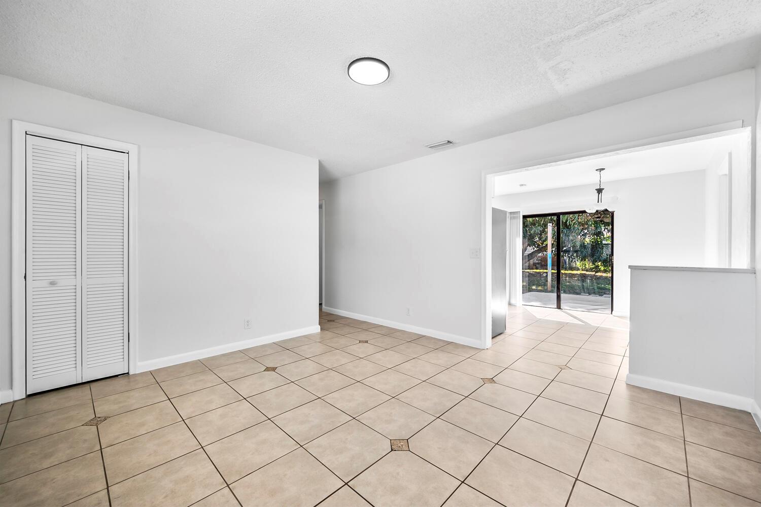 160 NE 19th Avenue
