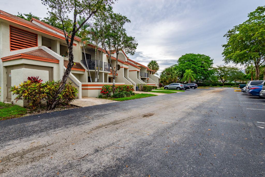 Photo of 5590 Courtyard Drive, Margate, FL 33063 (MLS # R11096519)