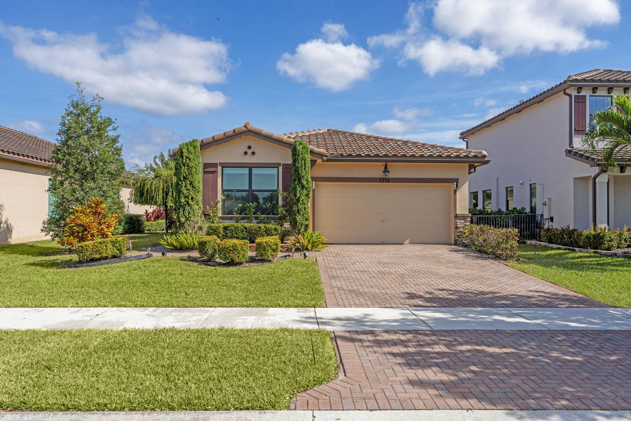 CRESTWOOD NORTH - Residential