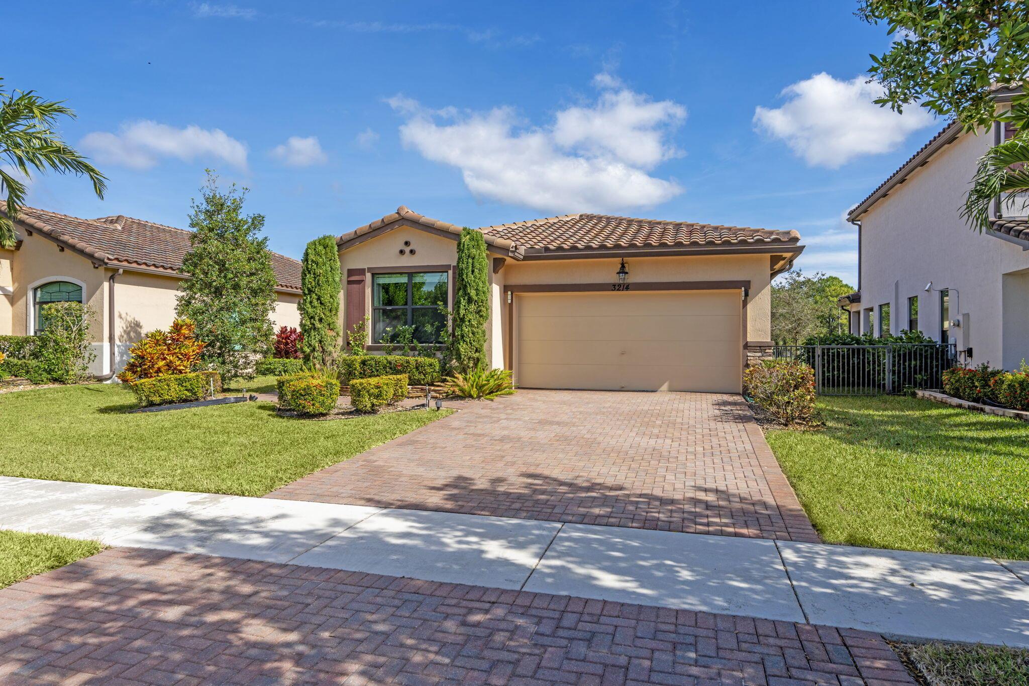 CRESTWOOD NORTH - Residential