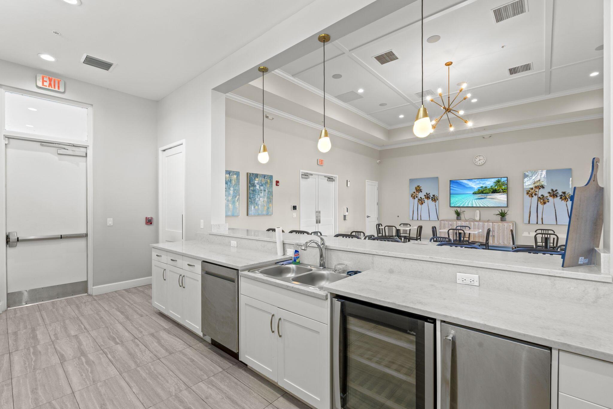 CRESTWOOD NORTH - Residential