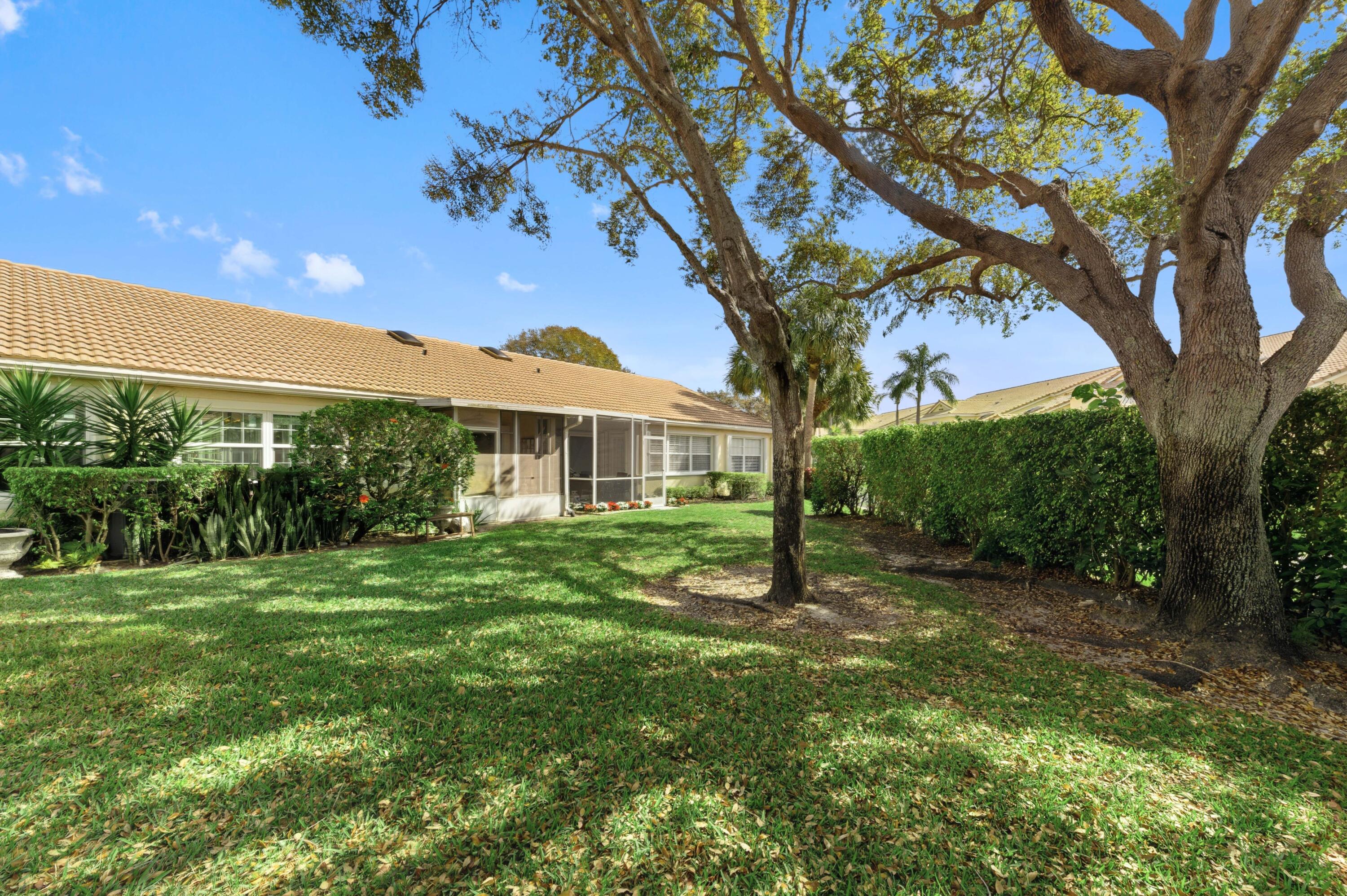 ST TROPEZ AT BOCA GOLF VILLAS CONDO - Residential