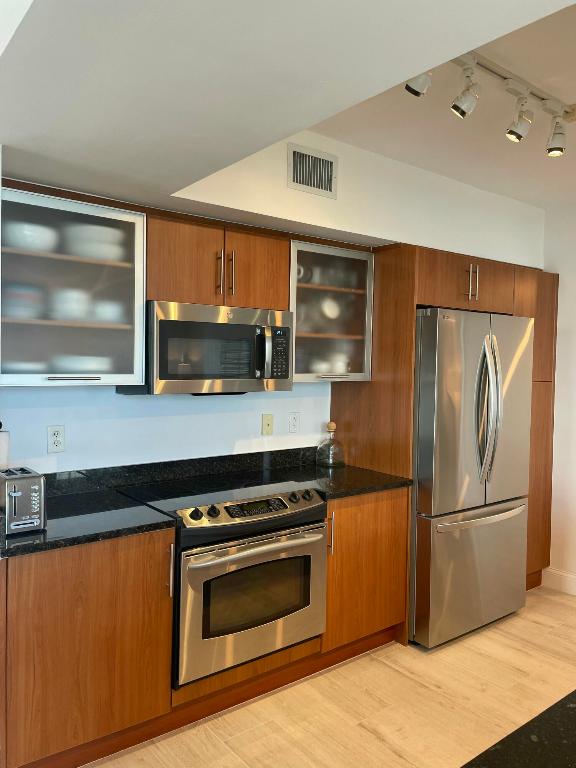 PRADO CONDO - Residential Lease