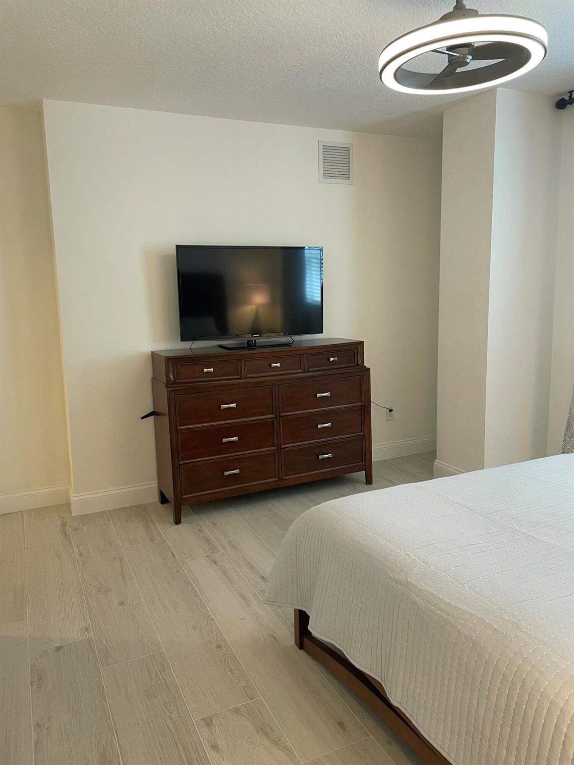 PRADO CONDO - Residential Lease