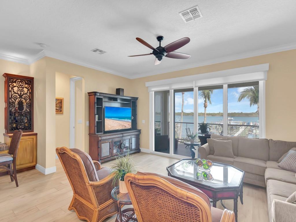 Kiwi Condominium - Residential