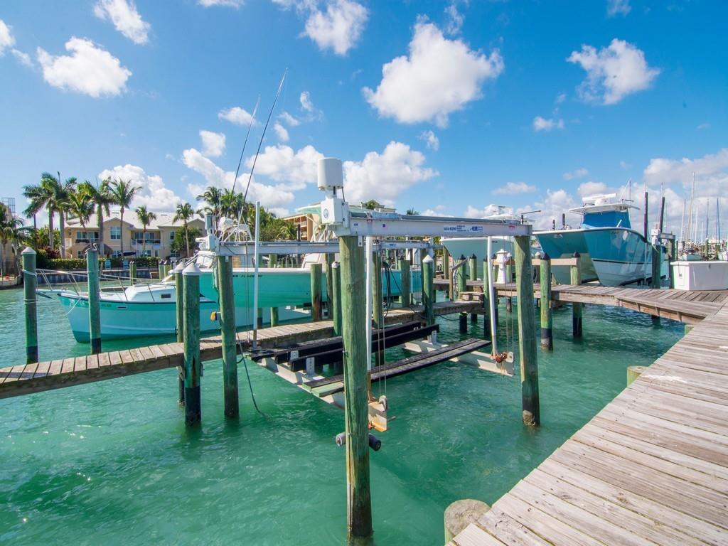 Kiwi Condominium - Residential