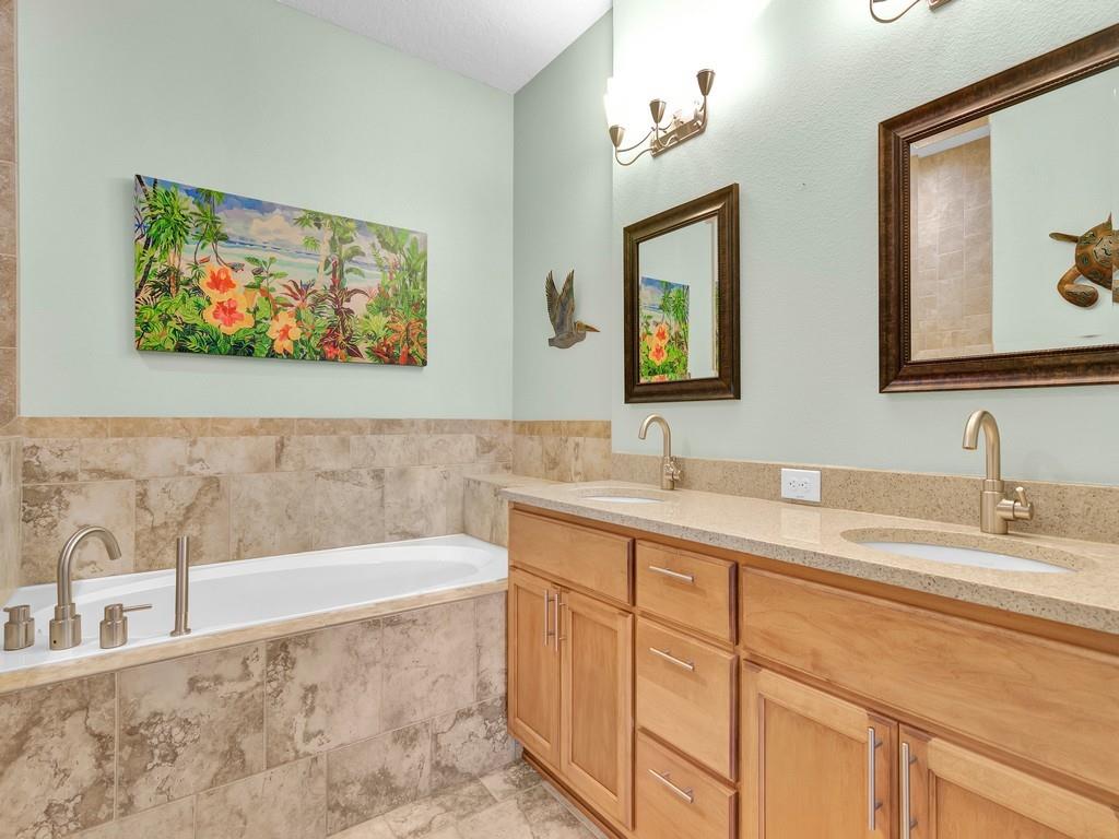 Kiwi Condominium - Residential