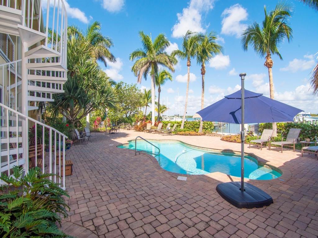Kiwi Condominium - Residential