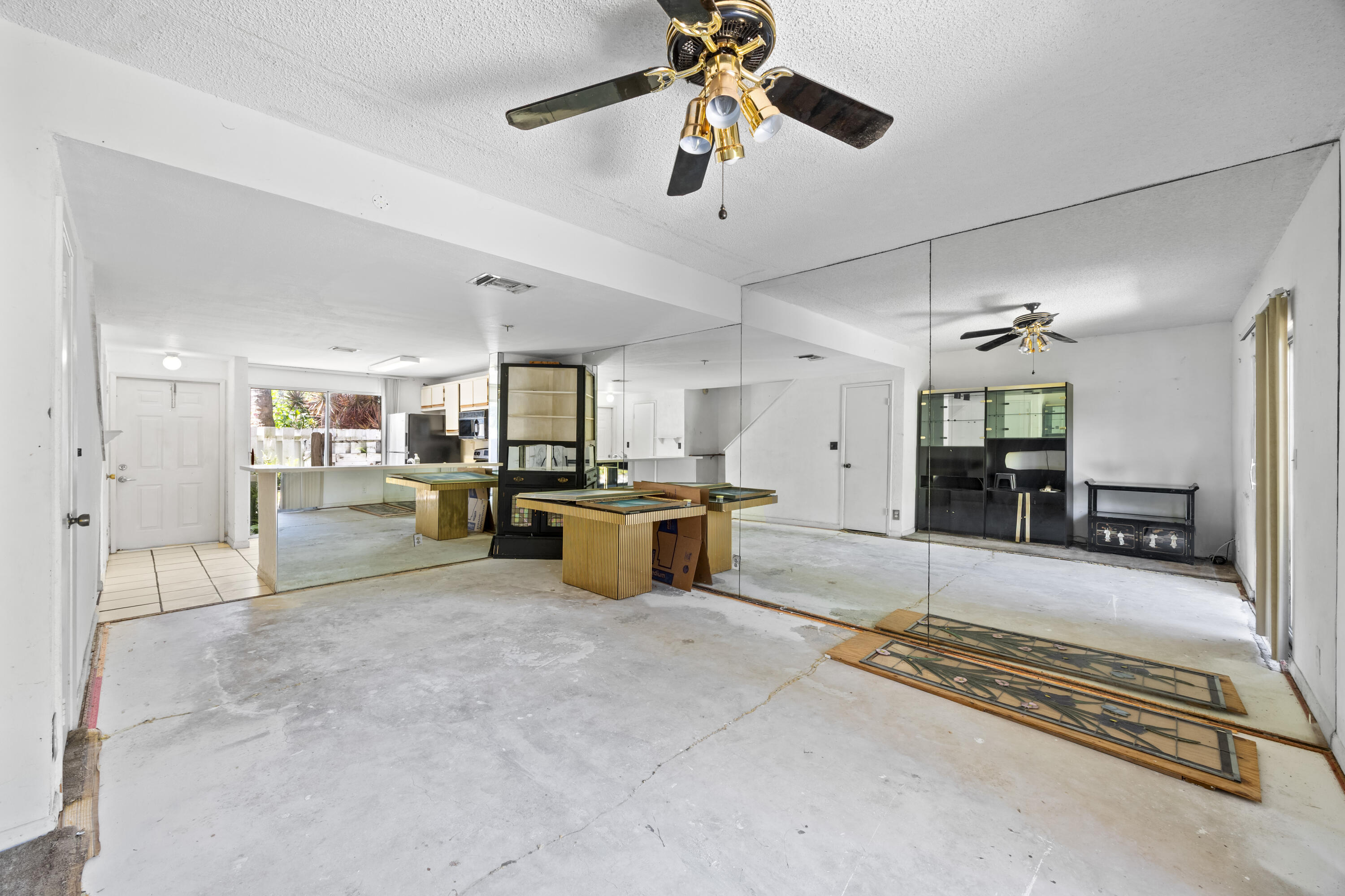 SUN HARBOUR - Residential