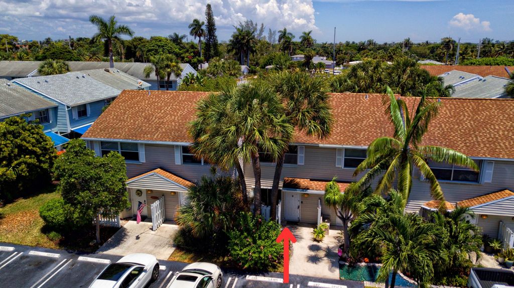 Photo of 2753 Ne 15th Street, Pompano Beach, FL 33062 (MLS # B26001912)