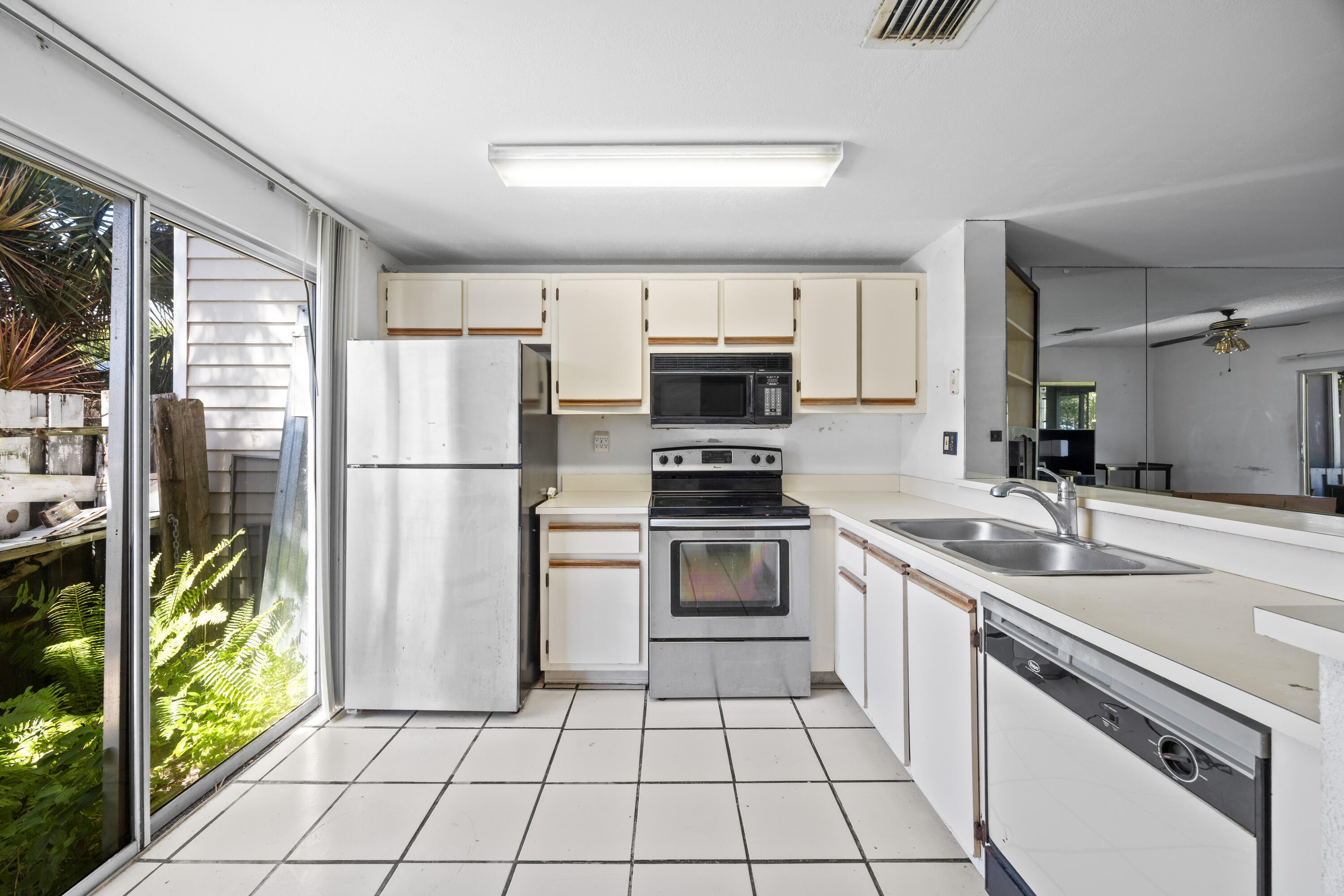 SUN HARBOUR - Residential