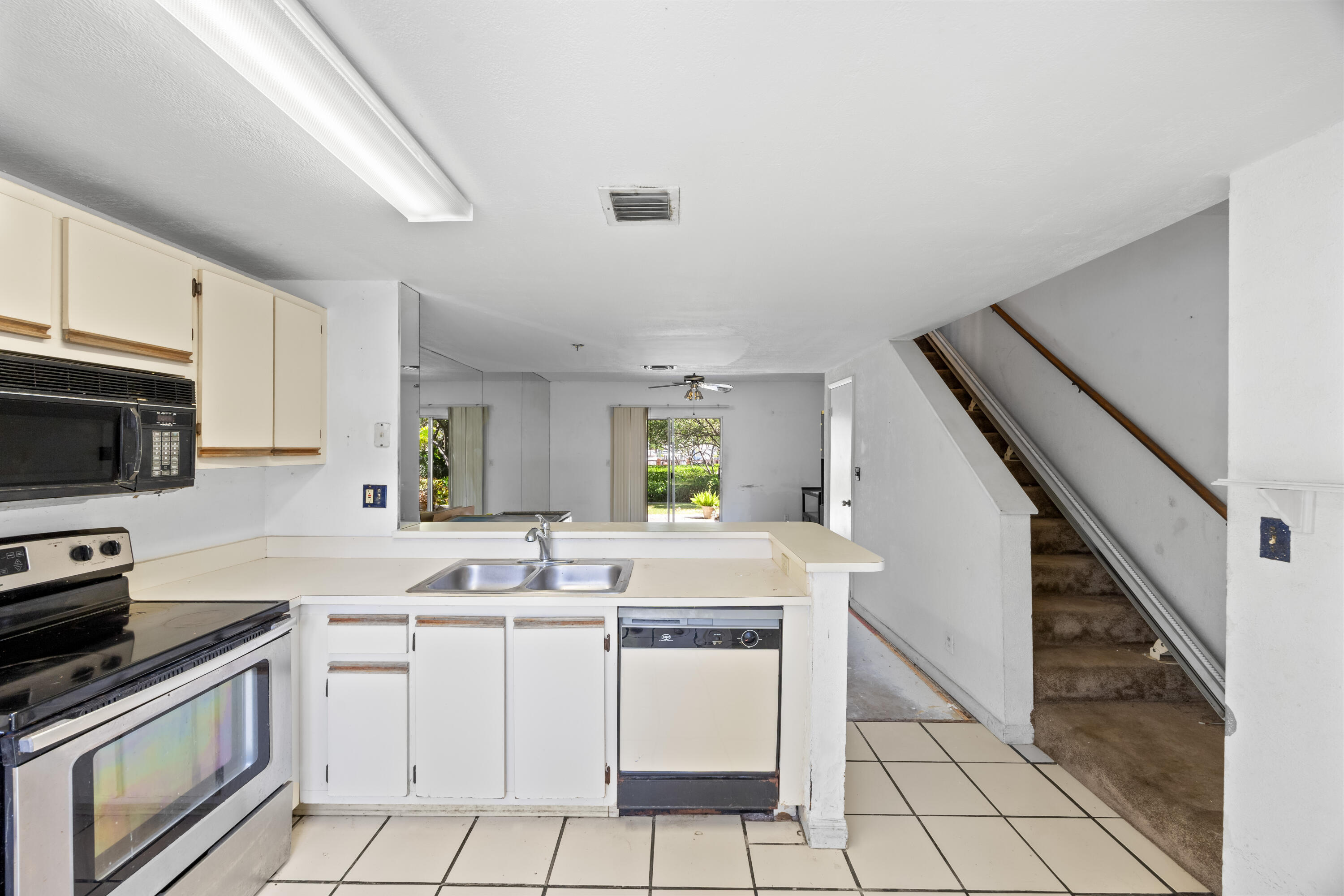 SUN HARBOUR - Residential