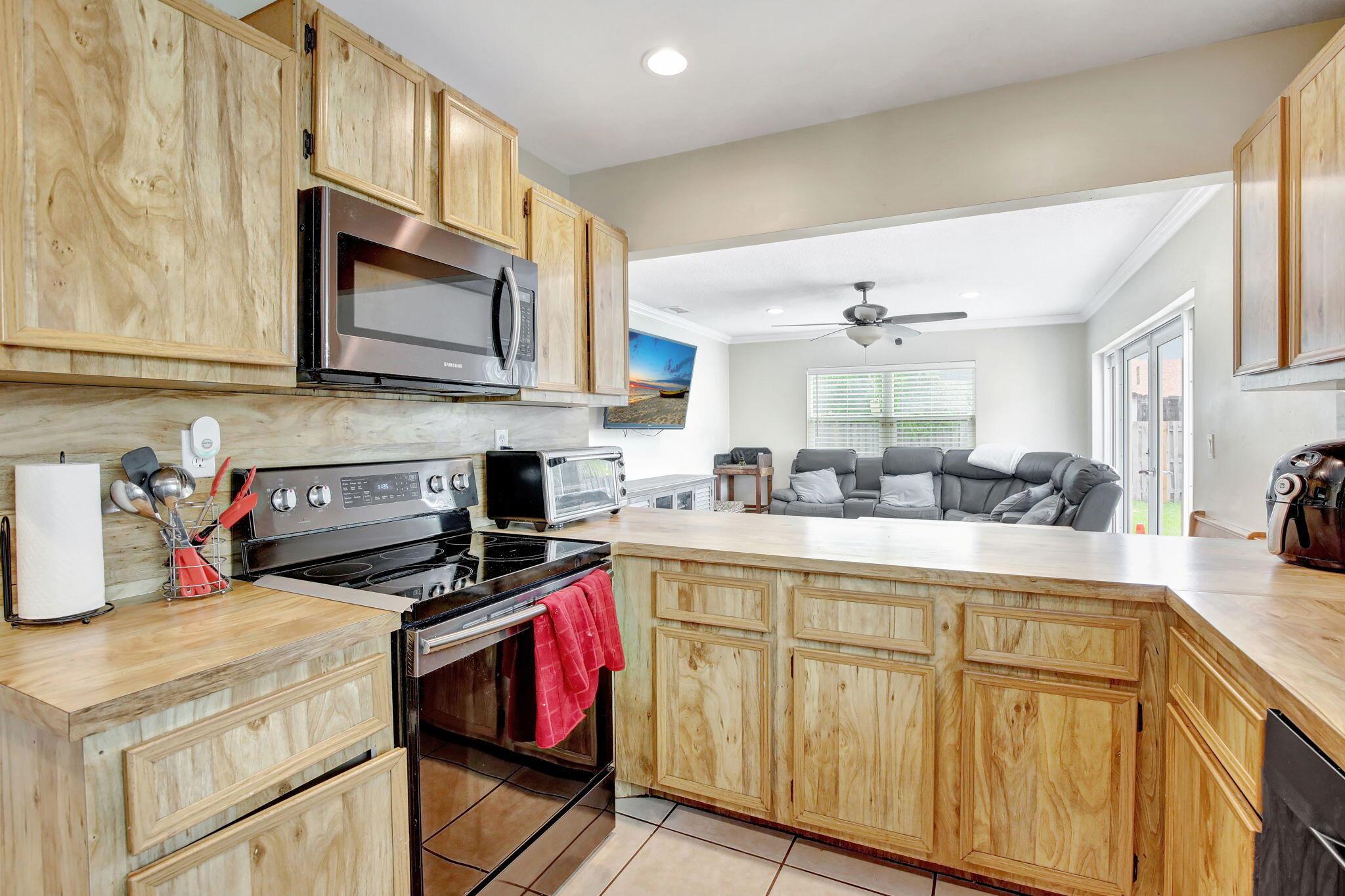 WELLEBY UNIT EIGHT - Residential