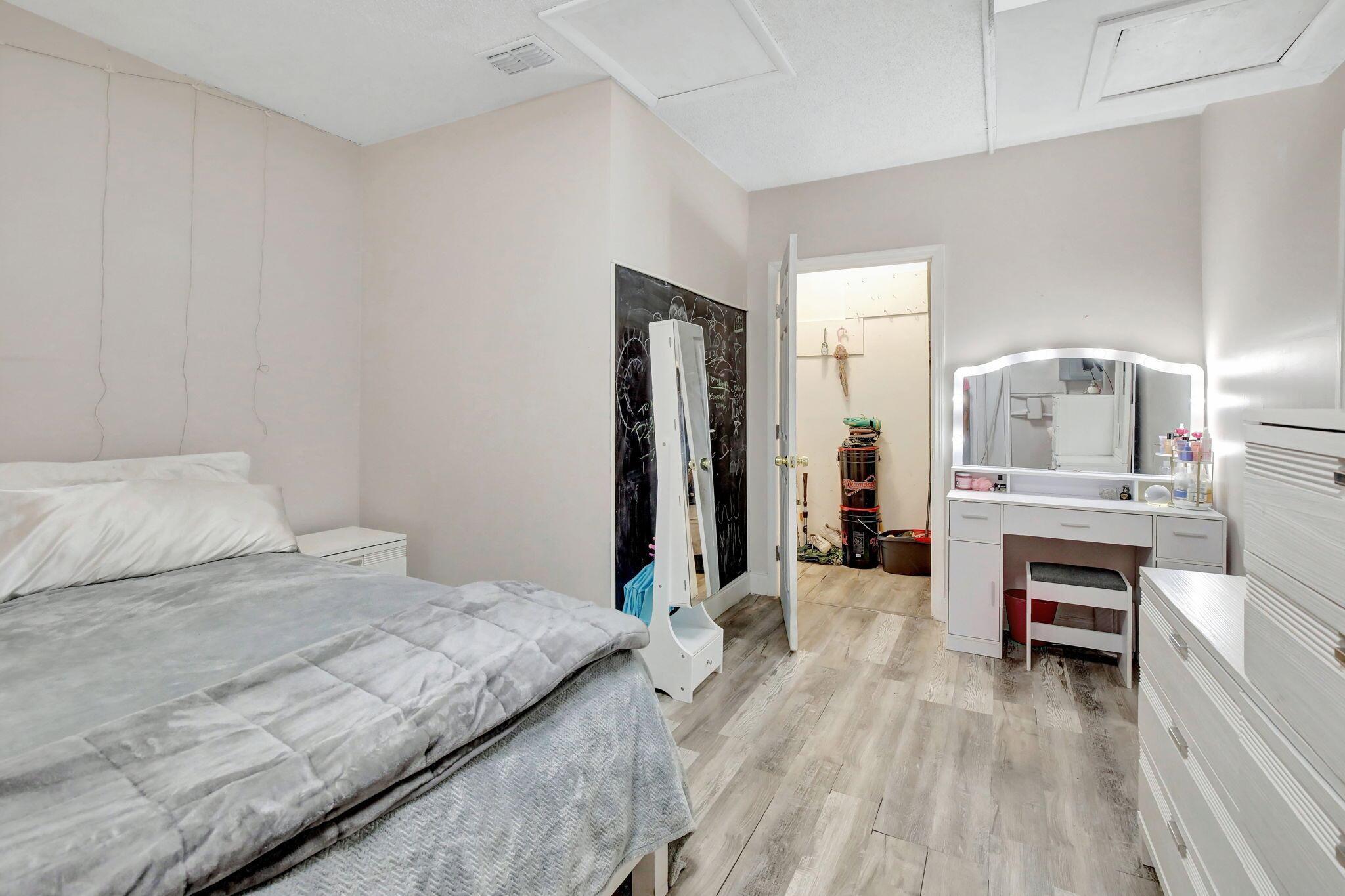 WELLEBY UNIT EIGHT - Residential