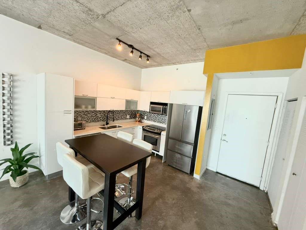 The Loft Downtown II Cond - Residential Lease