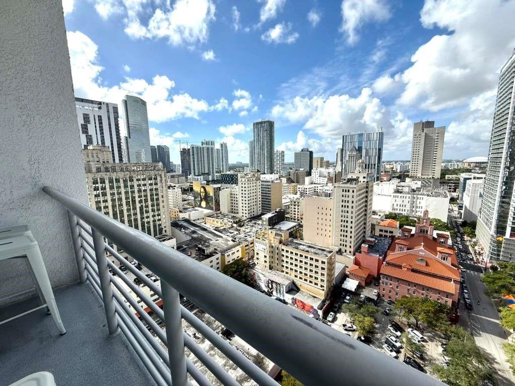 The Loft Downtown II Cond - Residential Lease