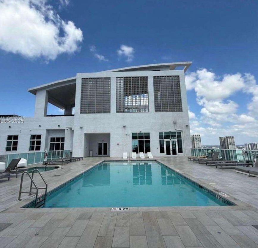 The Loft Downtown II Cond - Residential Lease