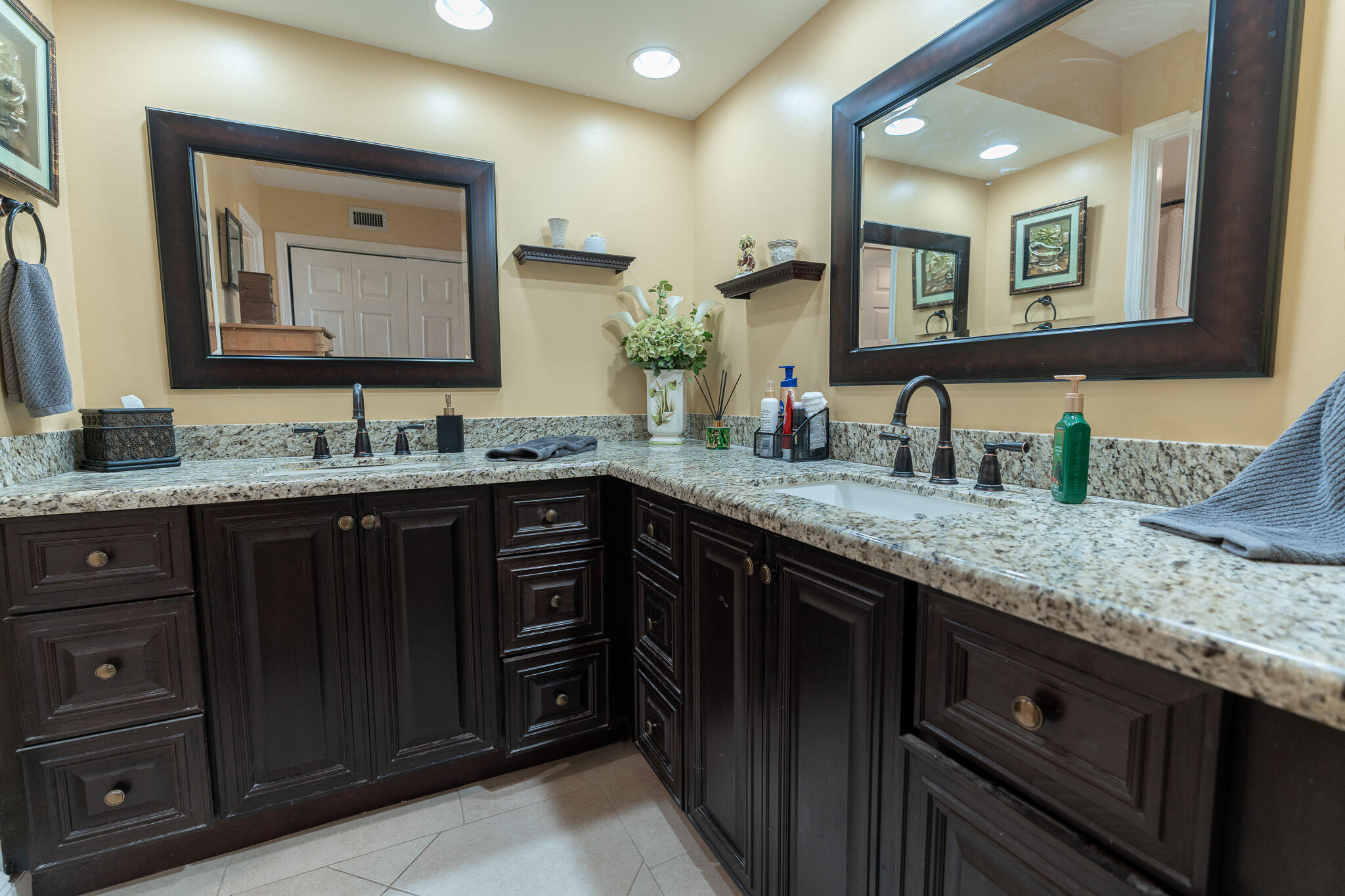 WOODLAND LAKES - Residential