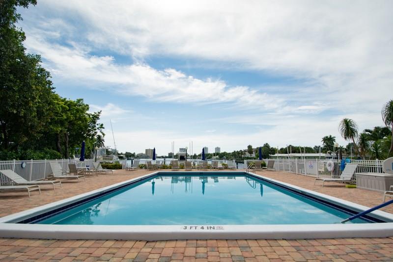 BAY YACHT CLUB - Residential
