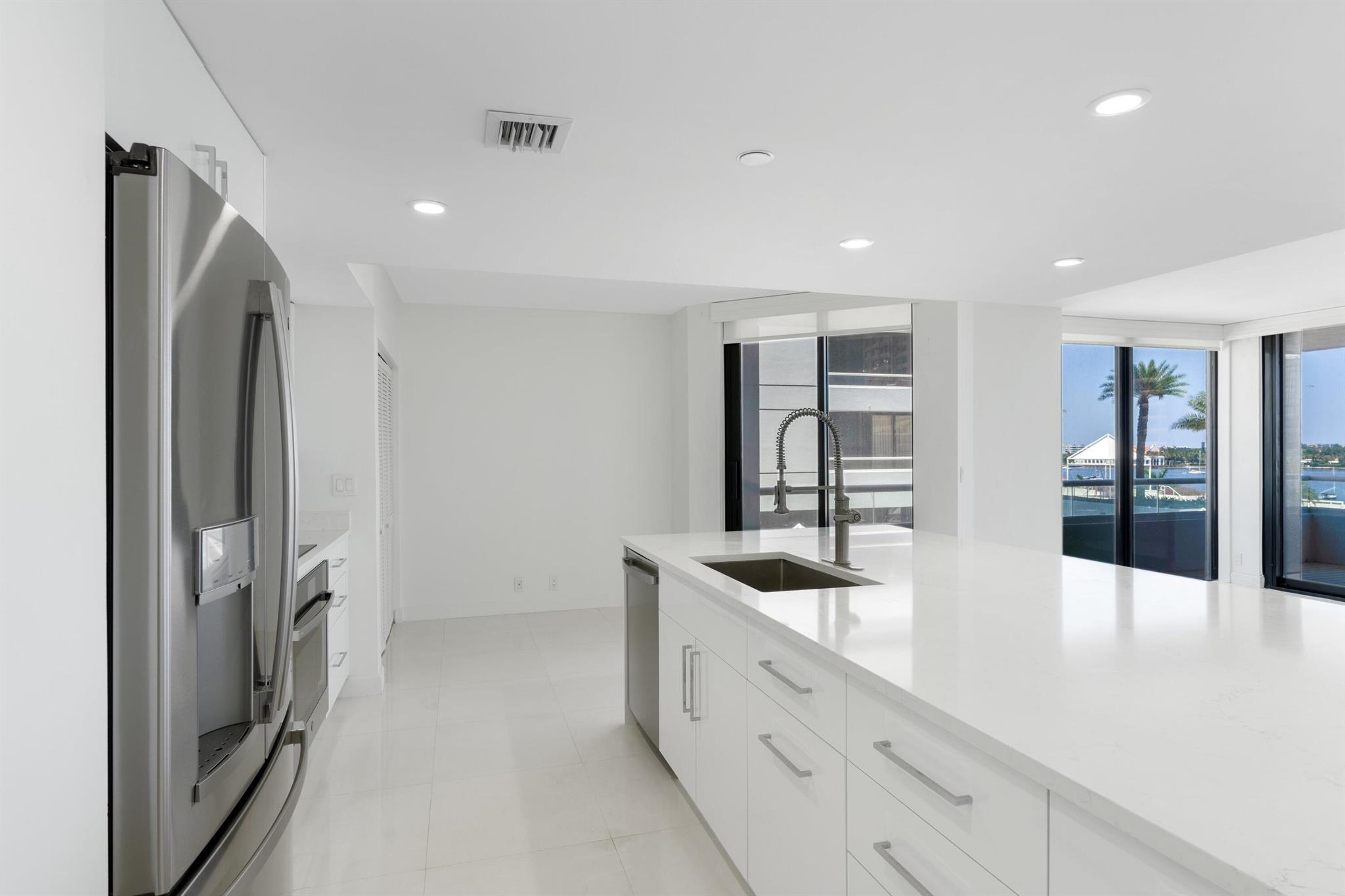 PLAZA OF THE PALM BEACHES - Residential