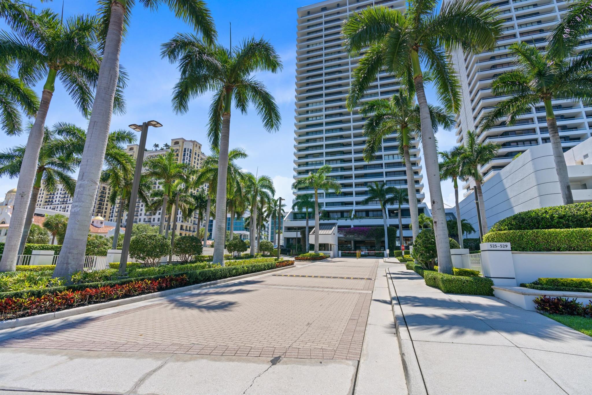 PLAZA OF THE PALM BEACHES - Residential