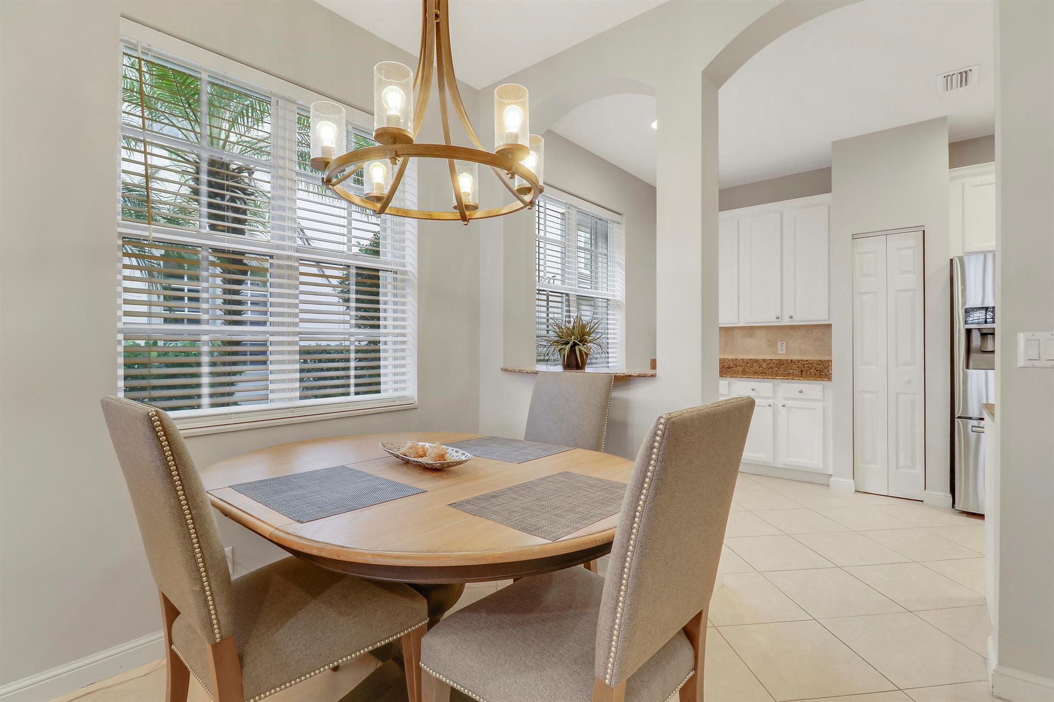 MANSIONS AT EVERGRENE WES - Residential Lease