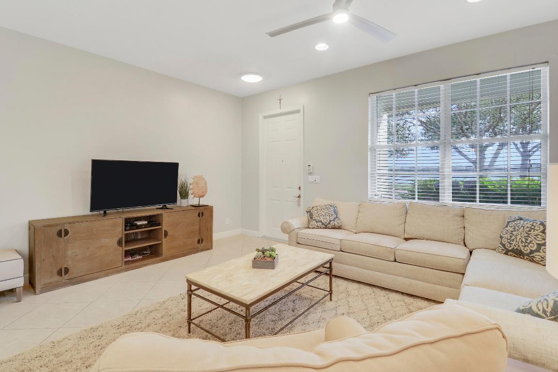 MANSIONS AT EVERGRENE WEST CONDO - Residential Lease