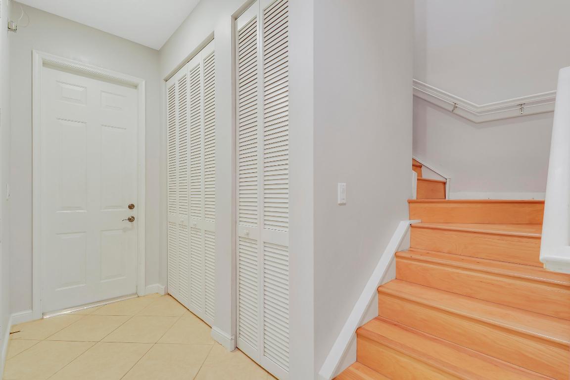 MANSIONS AT EVERGRENE WEST CONDO - Residential Lease