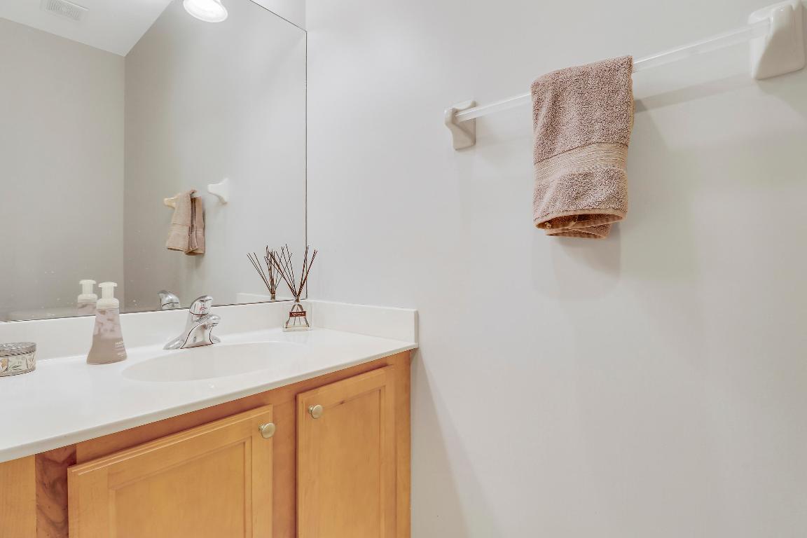 MANSIONS AT EVERGRENE WEST CONDO - Residential Lease