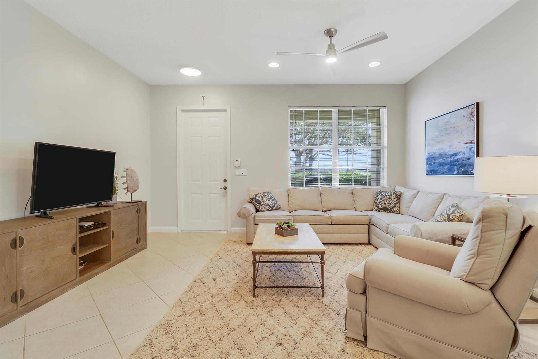 MANSIONS AT EVERGRENE WES - Residential Lease