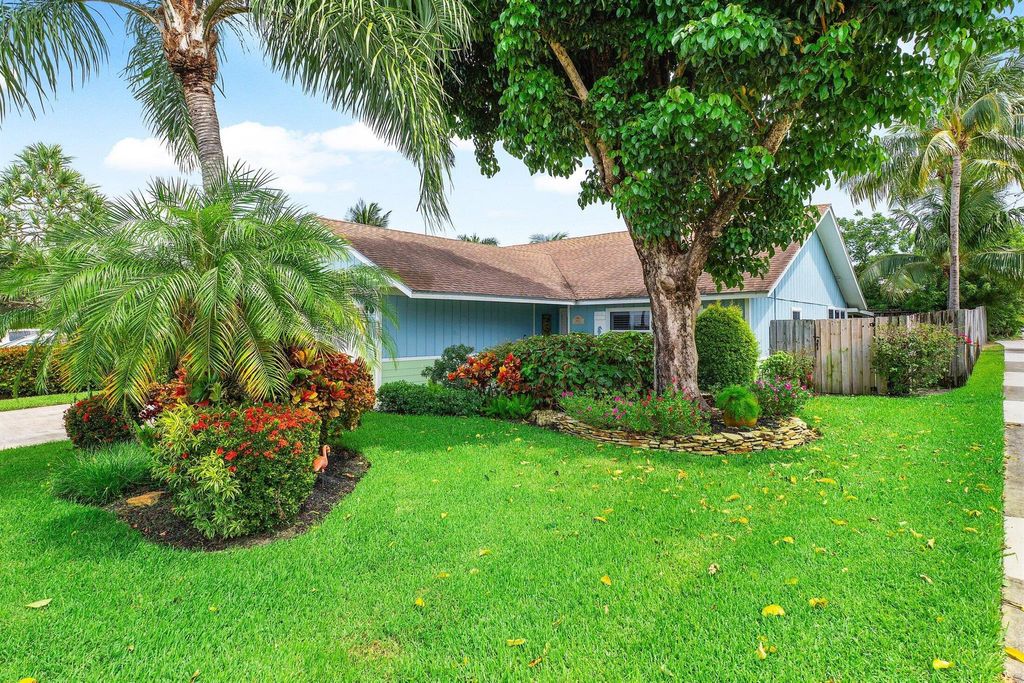 Photo of 801 SW 1st Court, Boynton Beach, FL 33426 (MLS # R11115646)