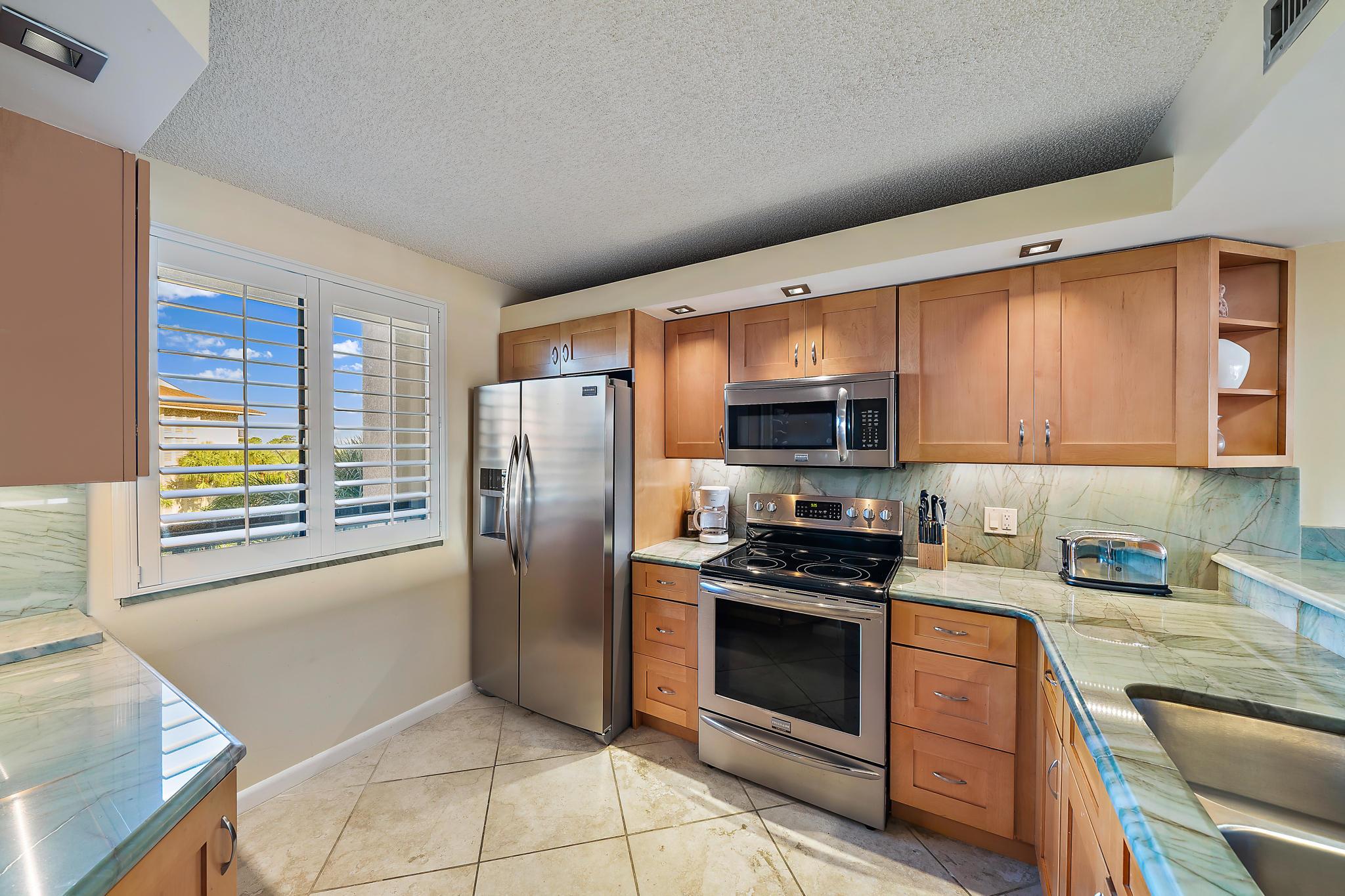 MARINA AT THE BLUFFS COND - Residential Lease