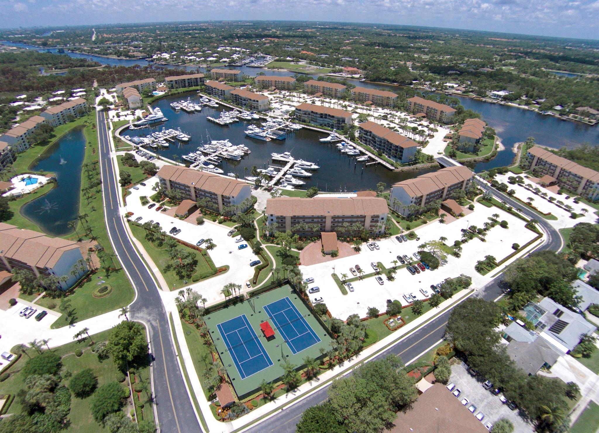 MARINA AT THE BLUFFS COND - Residential Lease