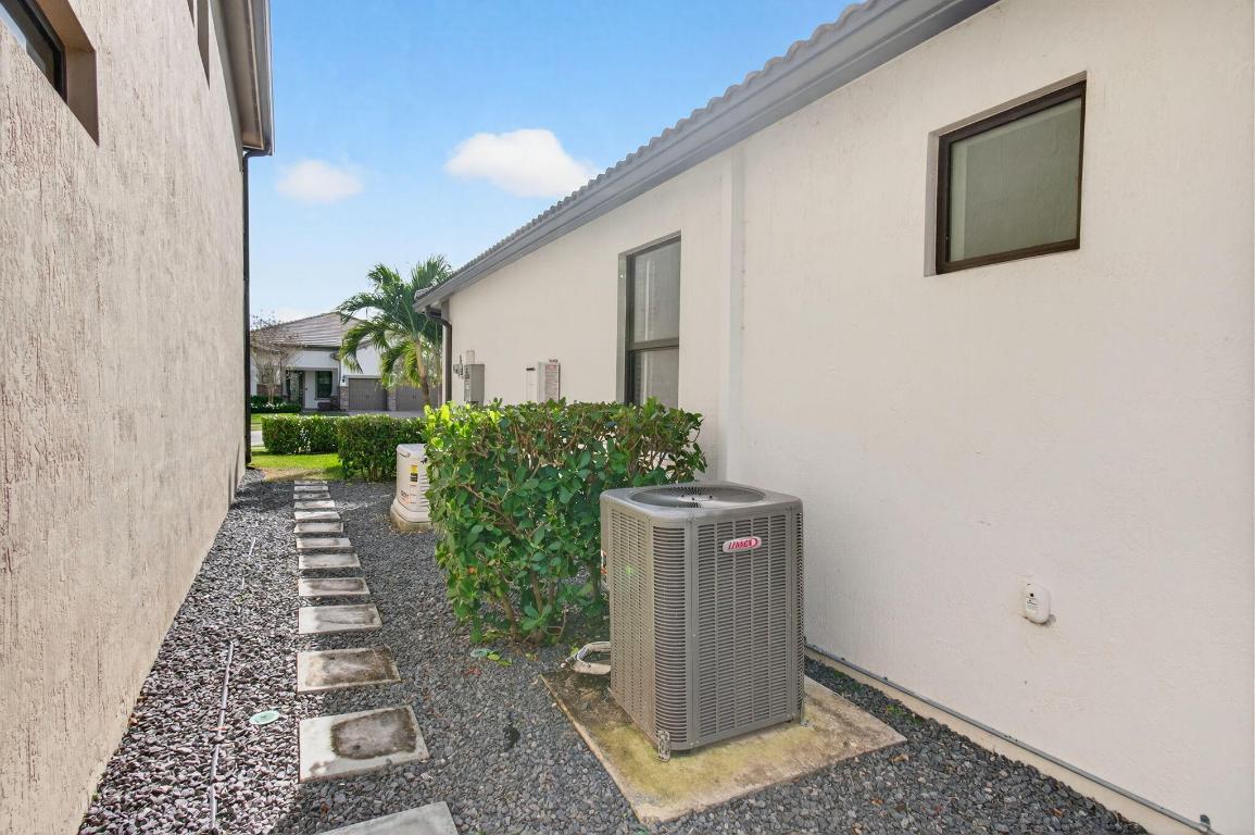 FIELDS AT GULFSTREAM POLO - Residential