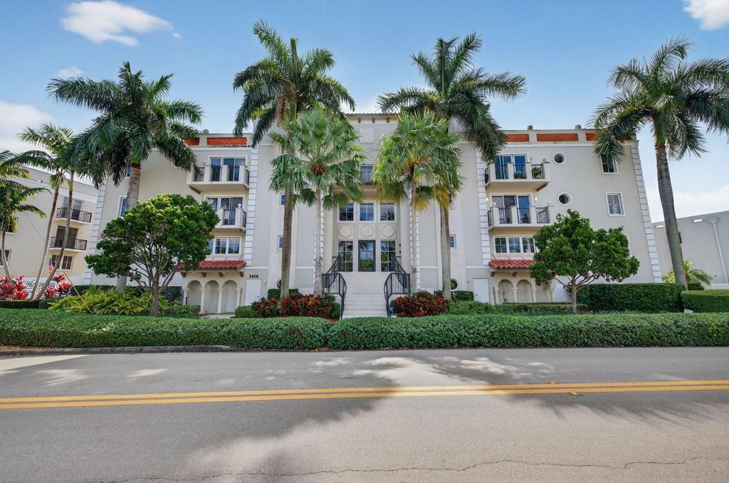 Photo of 1414 SE 12th Street #2a, Fort Lauderdale, FL 33316 (MLS # F10533939)