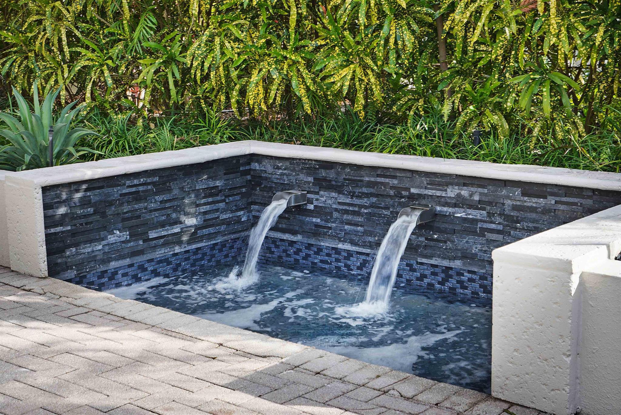 WILLOW GREENS - Residential