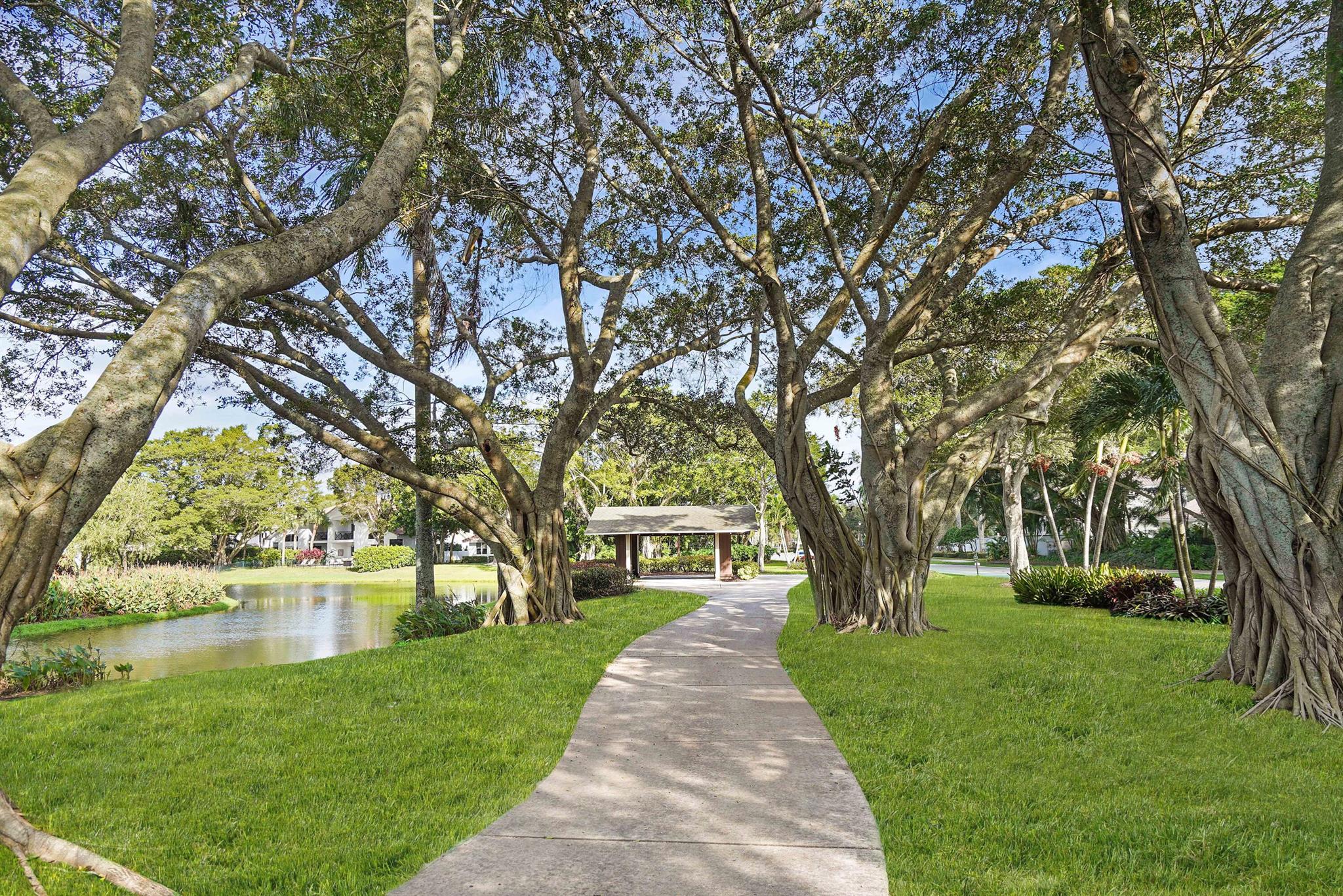 WILLOW GREENS - Residential