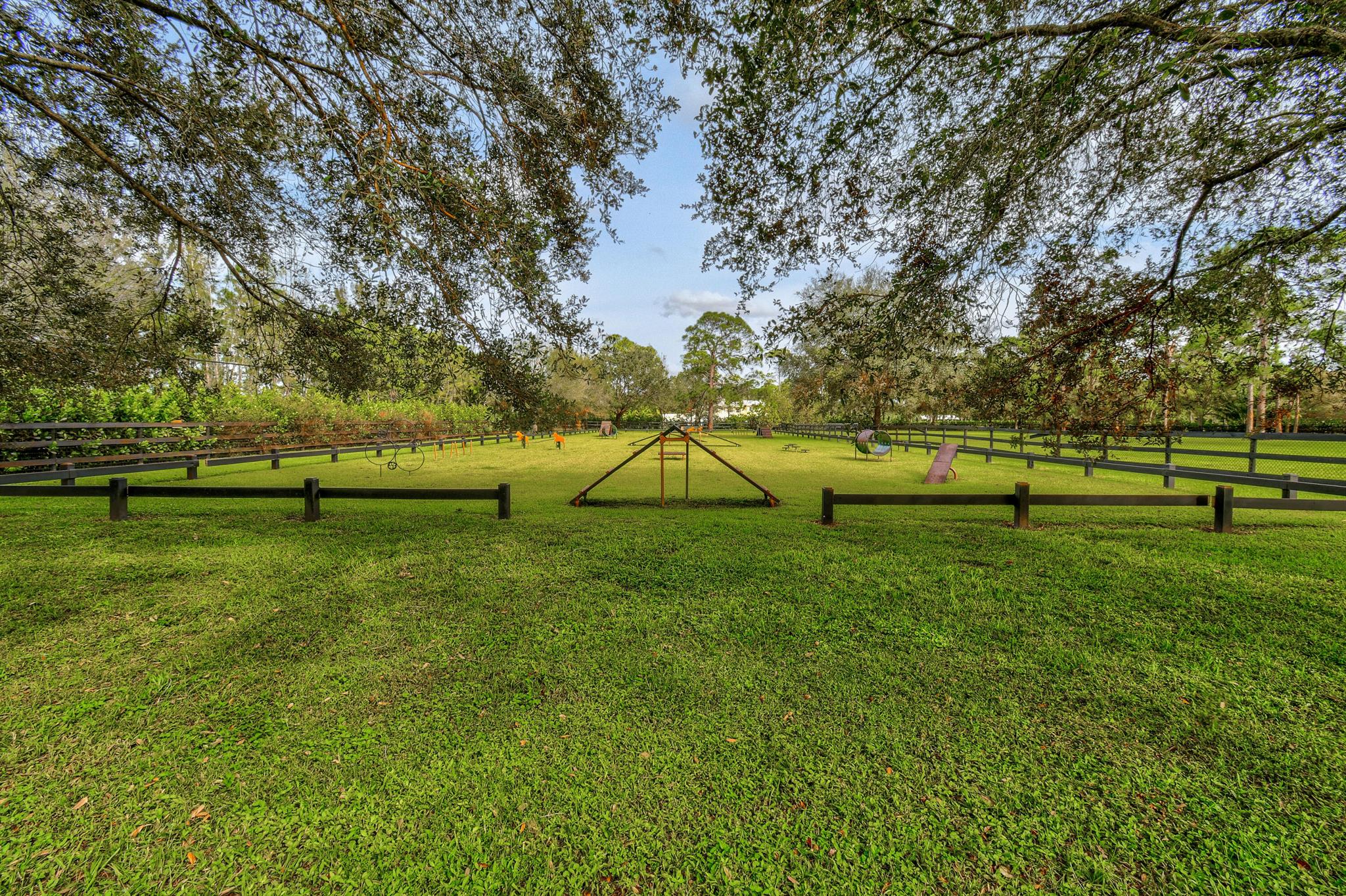 CALOOSA 1ST ADDITION - Residential