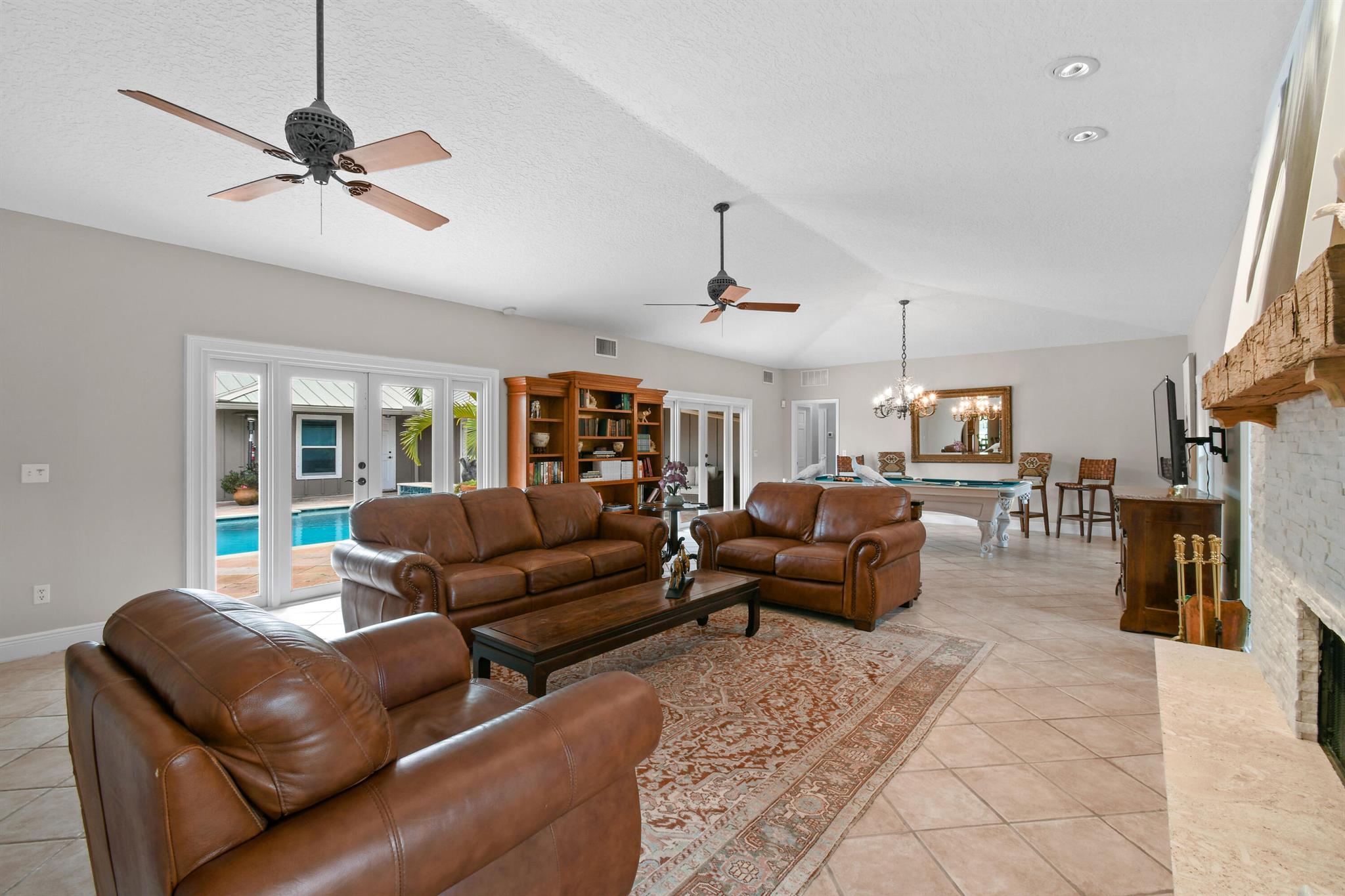 CALOOSA 1ST ADDITION - Residential