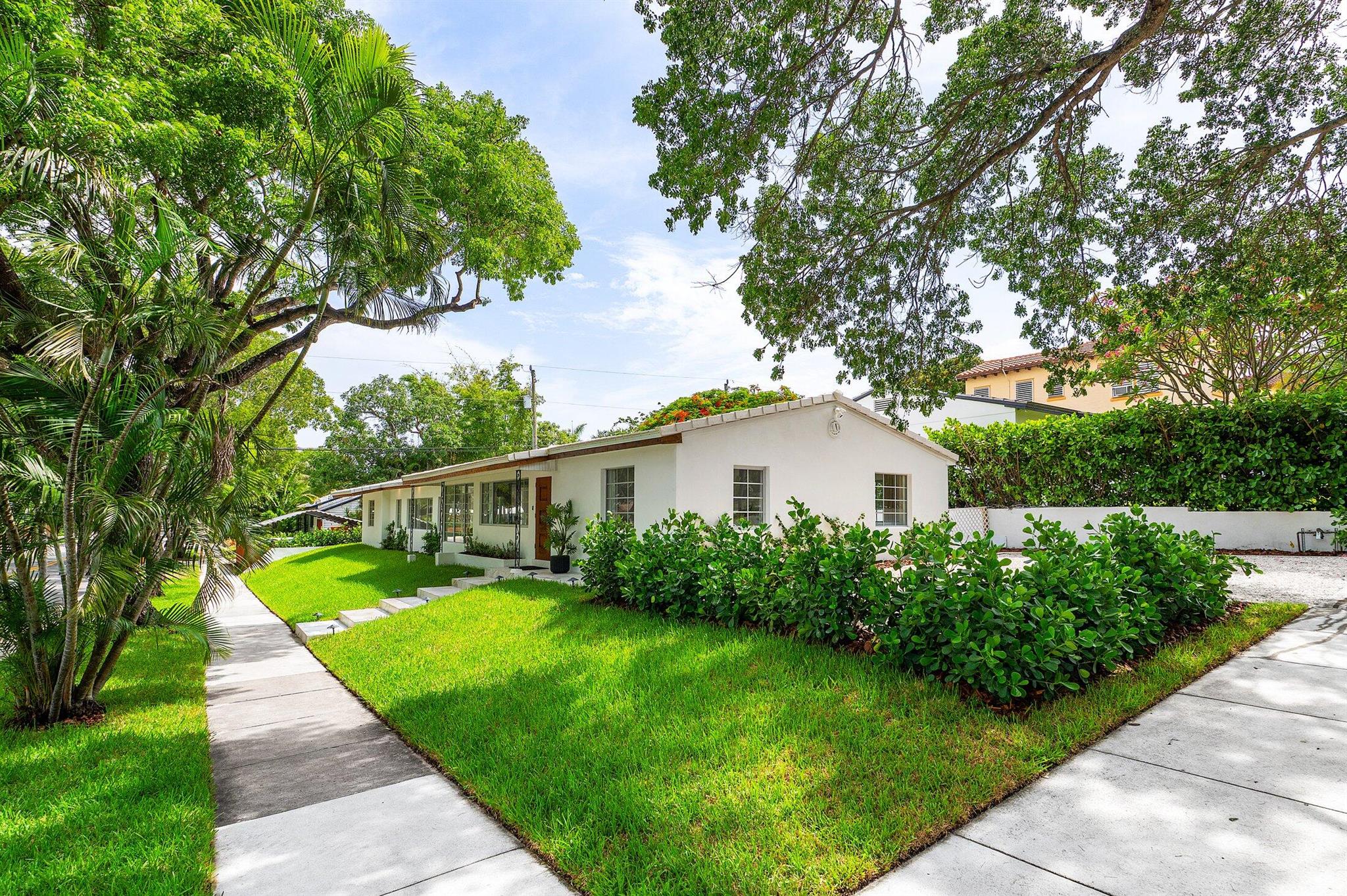 2330 Lake Avenue