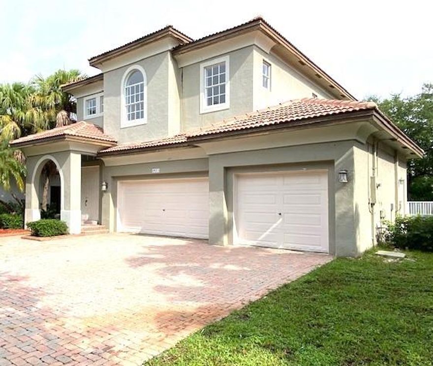 Welcome to Sunset Lakes! This 4 bed / 4 bath / 3-car garage home offers an impressive layout with soaring ceilings. Step into the spacious foyer and formal living room, along with a dining room large enough to host family and friends. The kitchen features a center island, ample cabinetry, and a walk-in pantry, opening to the family room with beautiful views of the pool and patio. The oversized primary suite includes a stunning double-head shower. Three additional bedrooms and two full baths complete this home.
This property is perfect for a buyer with a good sense of potential and value. Sold AS-IS. All offers must include the attached addendum, proof of funds, and confirmation that the buyer has physically viewed the property prior to submission.