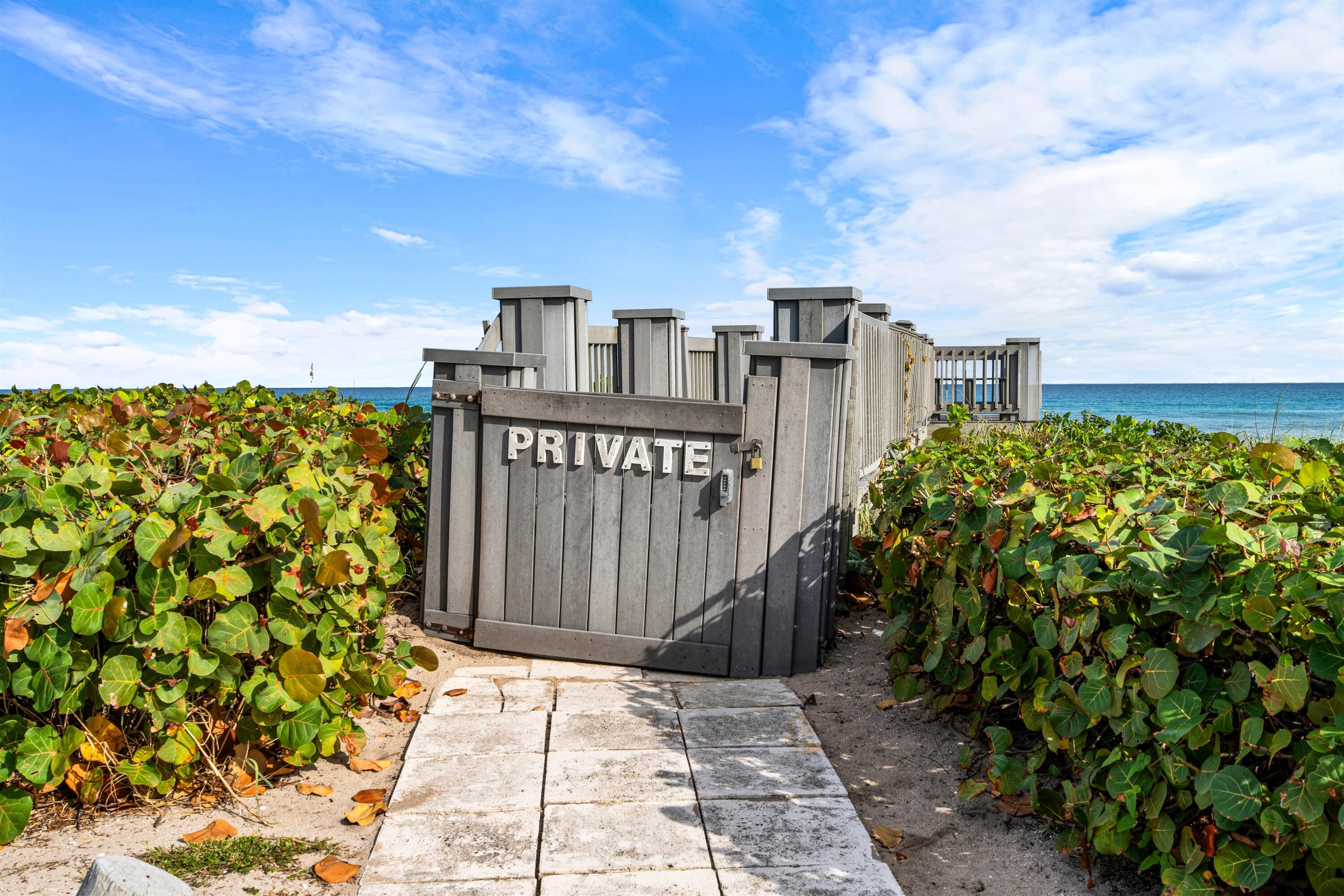 VILLAS OF OCEAN RIDGE CONDO - Residential