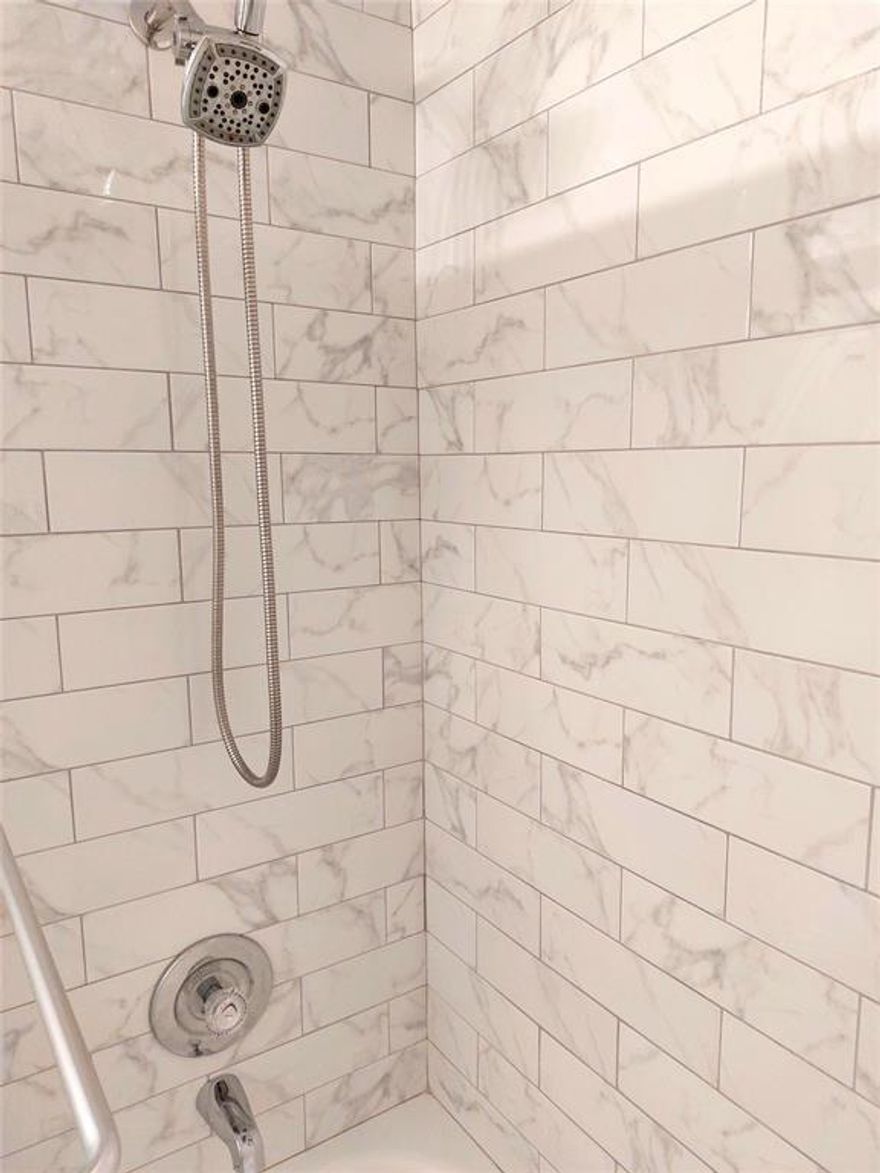 ONE OF THE LARGEST CORNER UNITS IN GARDENS NORTH WITH BEAUTIFUL LAKE VIEW & LOTS OF LIGHT. TILE FLOORS, FULL-SIZE WASHER AND DRYER. SCREENED PATIO. COMMUNITY OFFERS POOL, TENNIS & BASKETBALL COURTS, GYM, AND CLUBHOUSE. ALL AGES. COME AND SEE NOW. THE TENANT JUST LEFT. THE OWNER WILL GET REPAIRS DONE, AND THE UNIT WILL BE CLEANED BEFORE MOVE-IN.