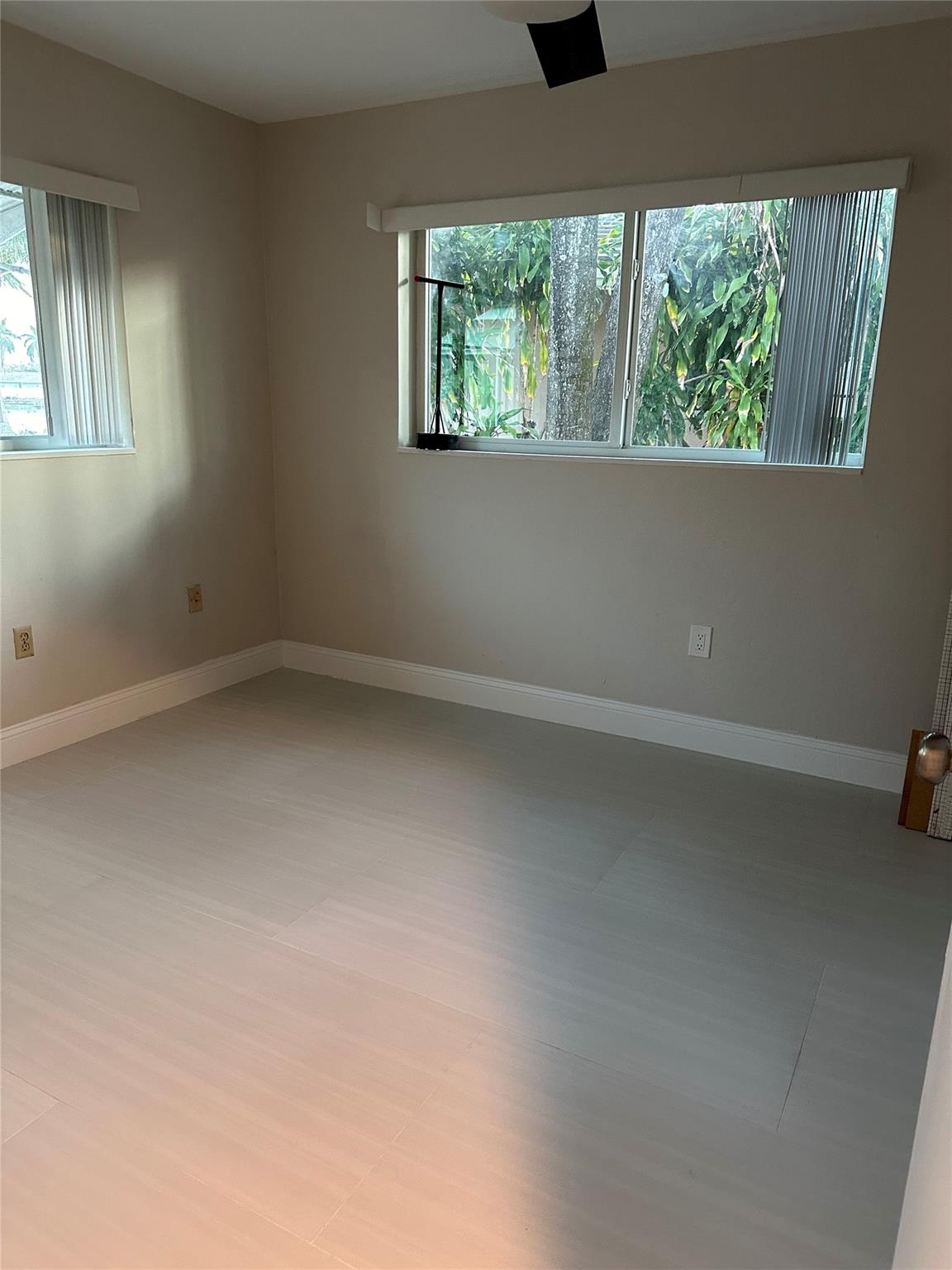 CORAL HEIGHTS SEC 3 - Residential Lease